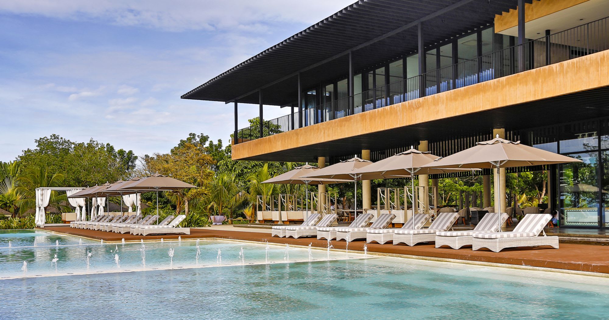 Amorita Resort in Bohol:  Infinity Pool (East Wing)