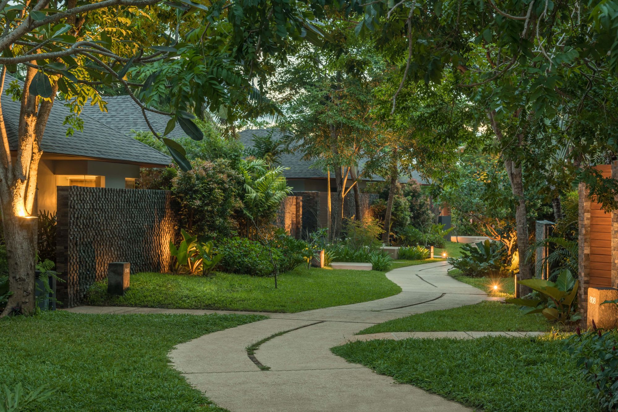 Amorita Resort in Bohol:  Private Villa pathway