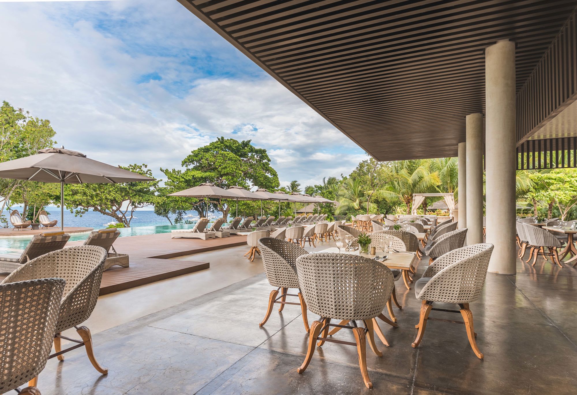Amorita Resort in Bohol:  M. Marinera Restaurant