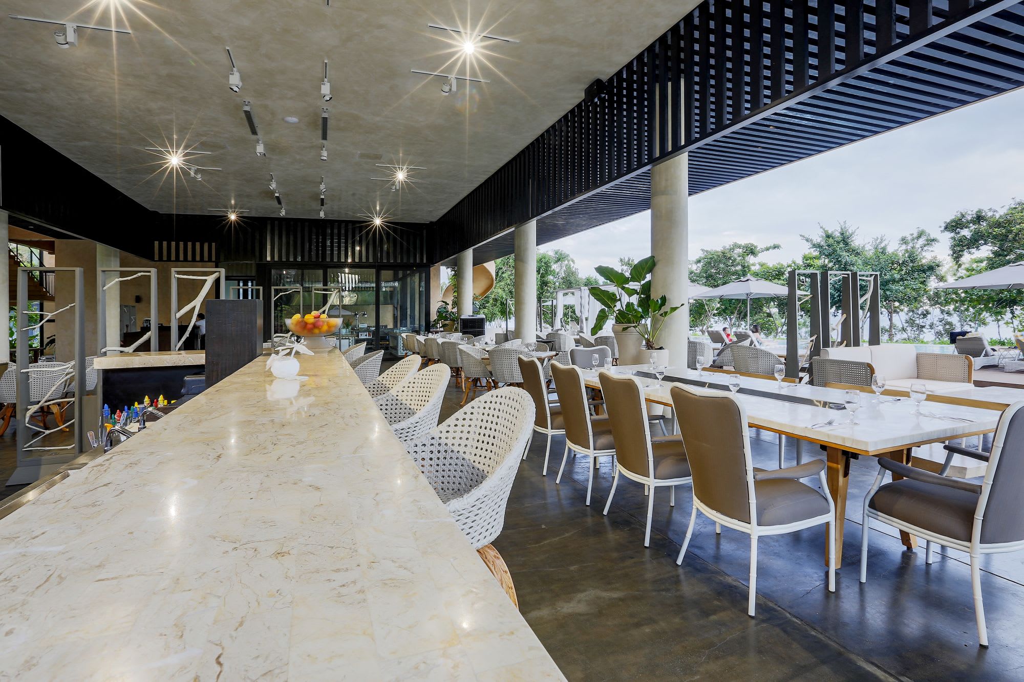 Amorita Resort in Bohol:  M. Marinera Restaurant