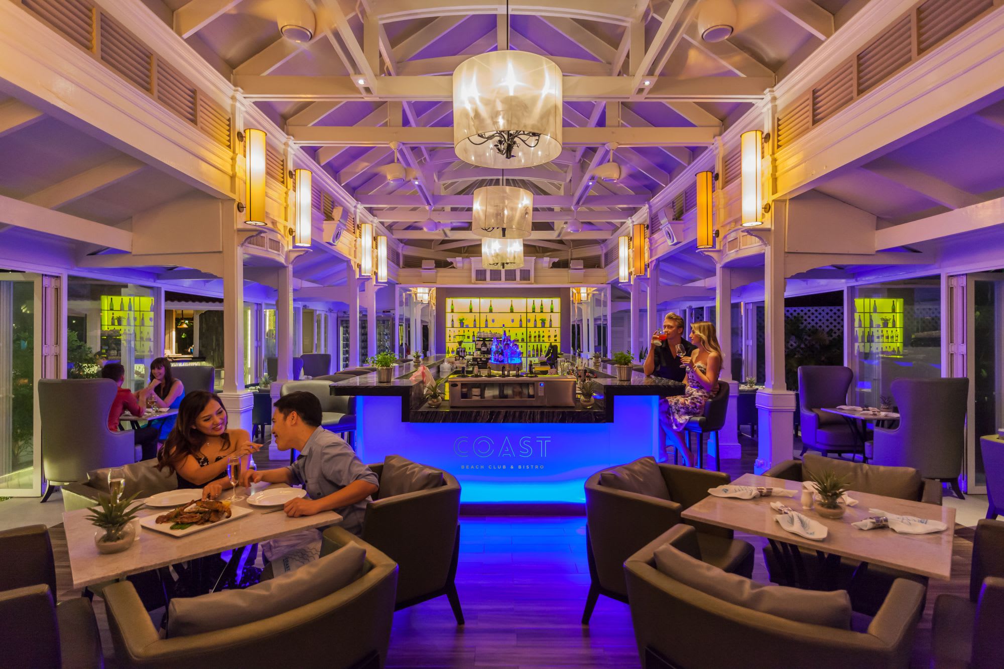 Centara Grand Beach Resort Hua Hin: Coast Beach Club and Bistro