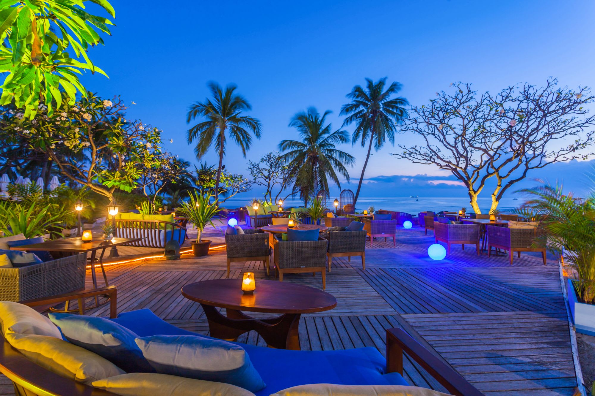 Centara Grand Beach Resort Hua Hin: Coast Beach Club and Bistro