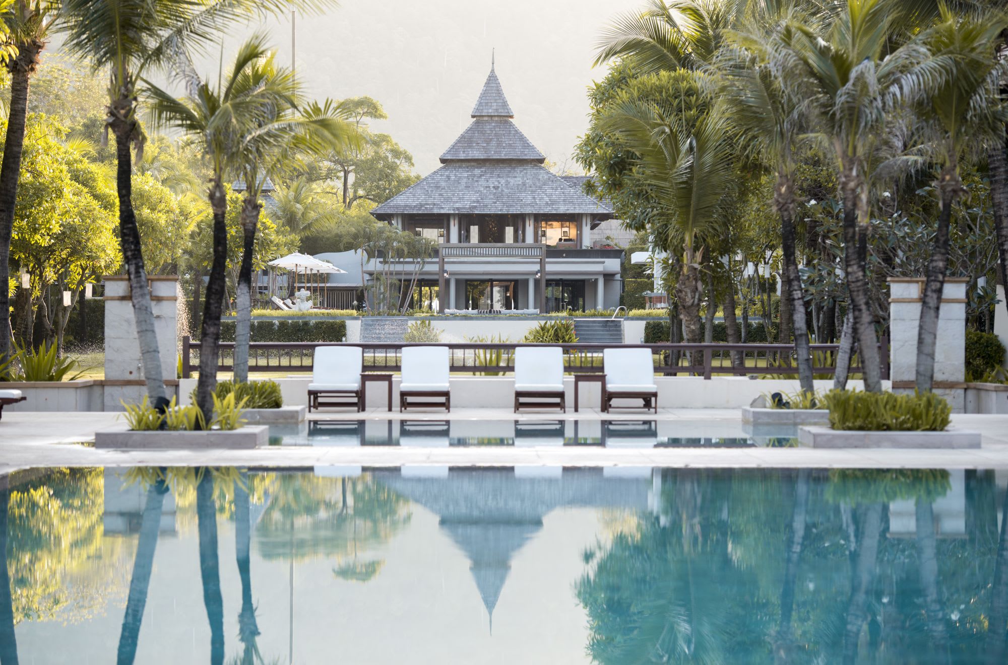 Layana Resort & Spa in Ko Lanta: Lobby from Pool
