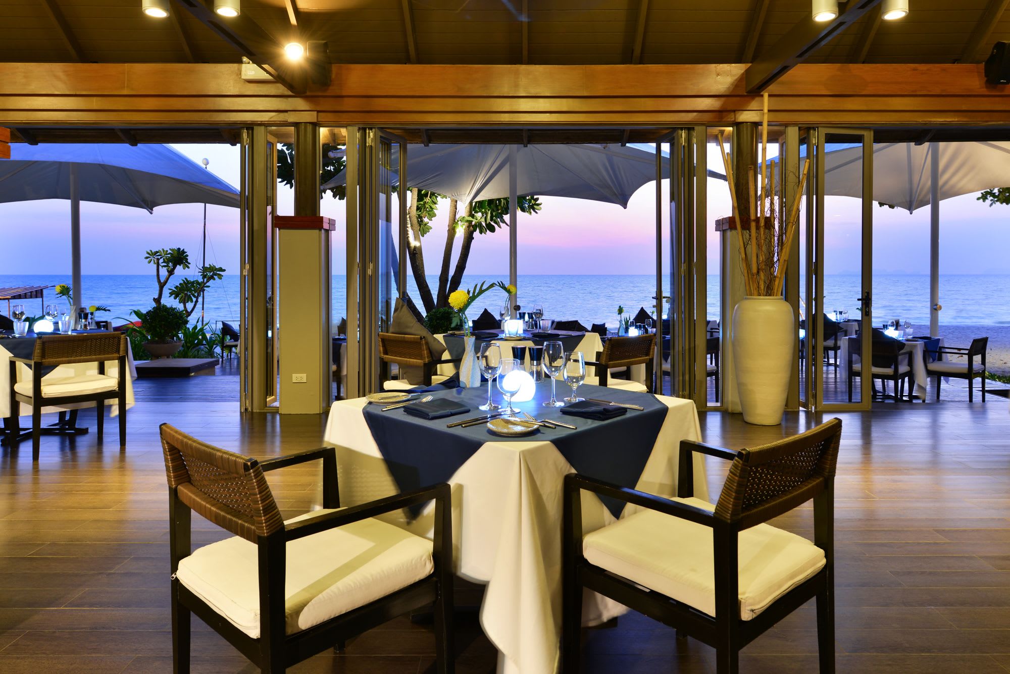 Layana Resort & Spa in Ko Lanta: SeaSky Restaurant
