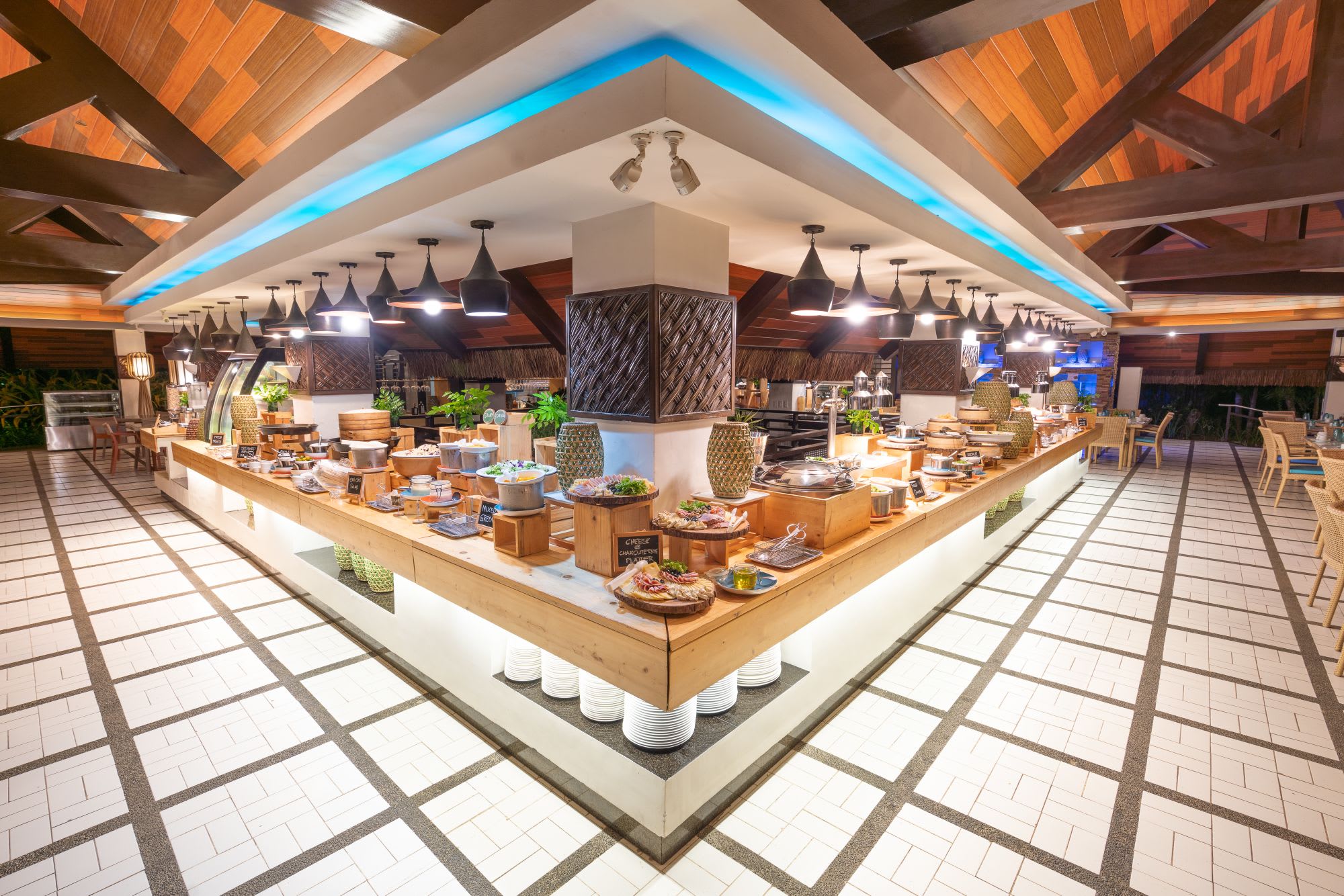 Oceanica Resort Panglao in Bohol:  Buffet Breakfast