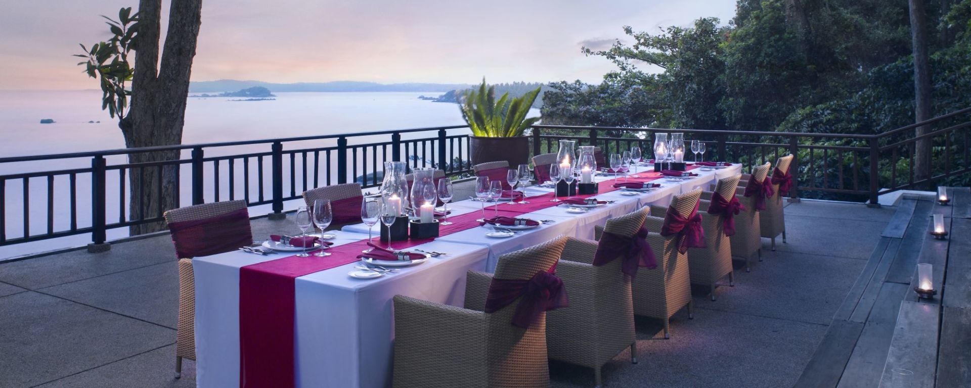 Banyan Tree Bintan: Restaurant Treetops