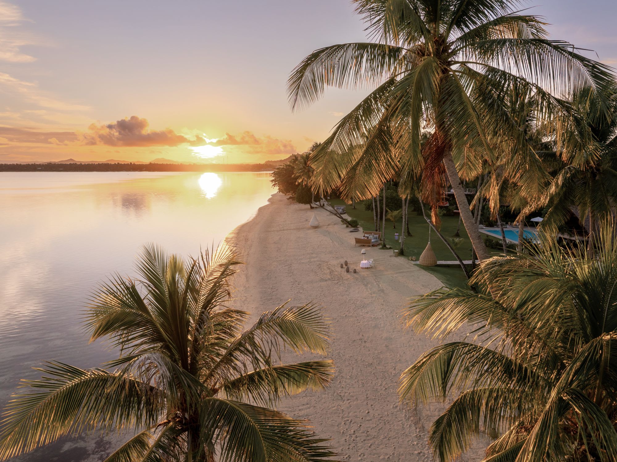 Nay Palad Hideaway in Siargao: beach: beach: Sunset on the beach
