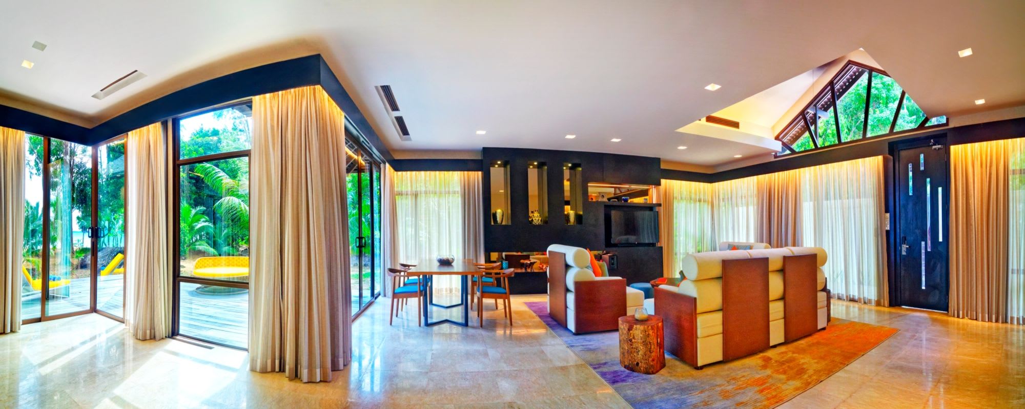 Borneo Eagle Resort in Kota Kinabalu: Coral Villa | Living Room
