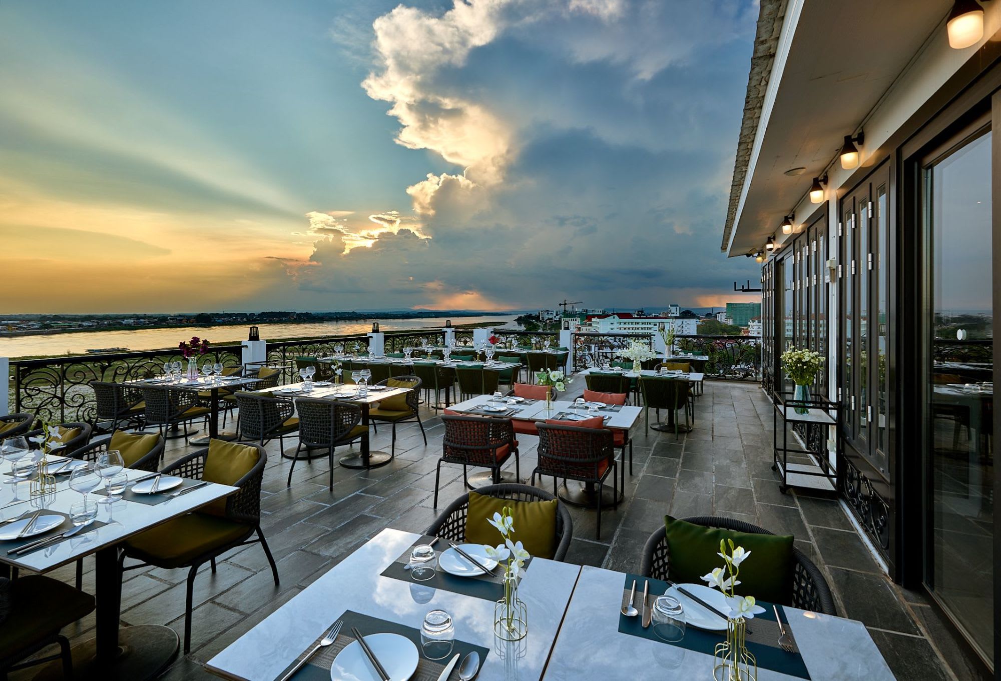 La Seine Boutique Hotel à Vientiane: 7th Heaven restaurant
