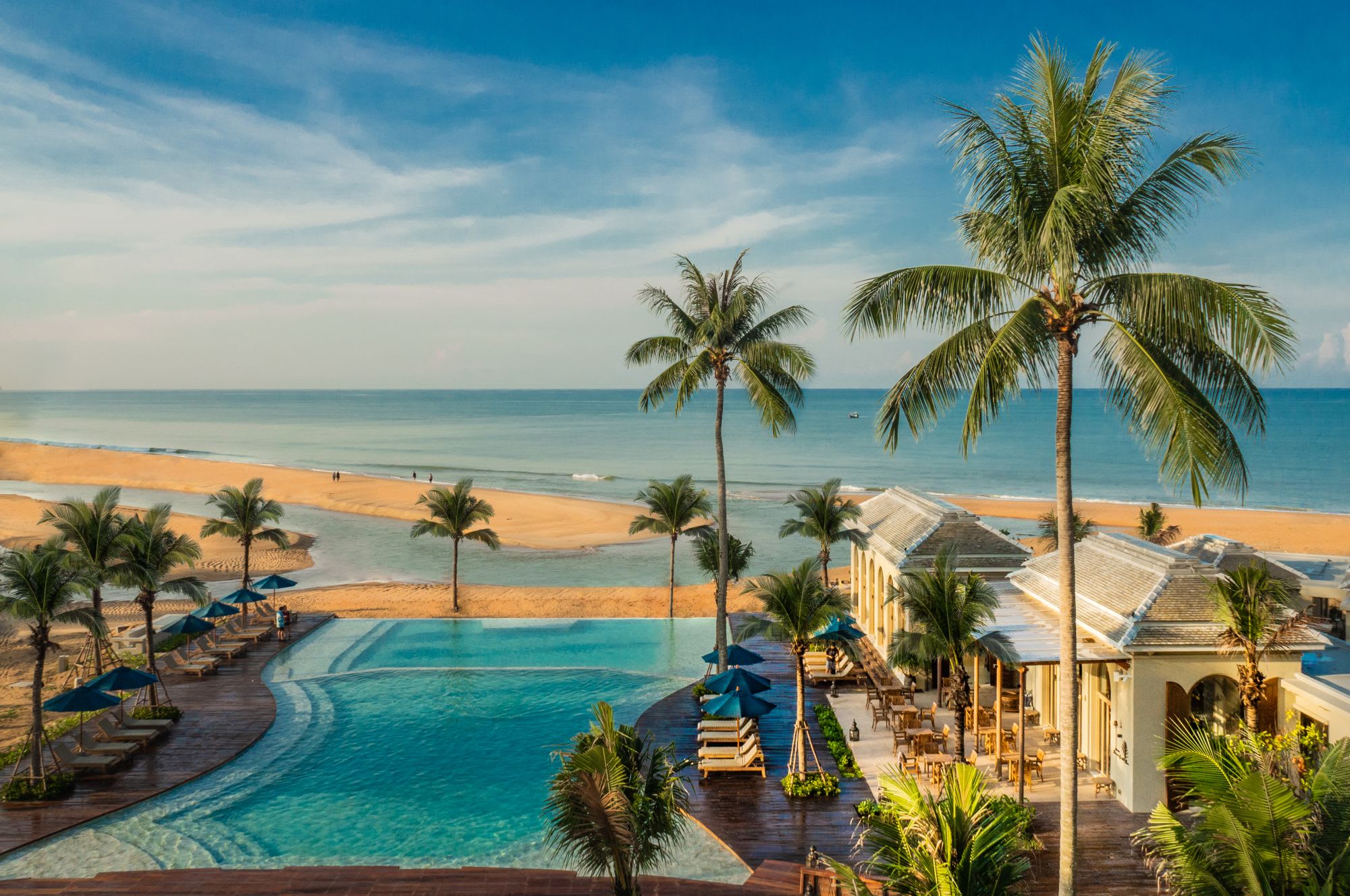 Devasom Khao Lak Beach Resort & Villas:  Resort