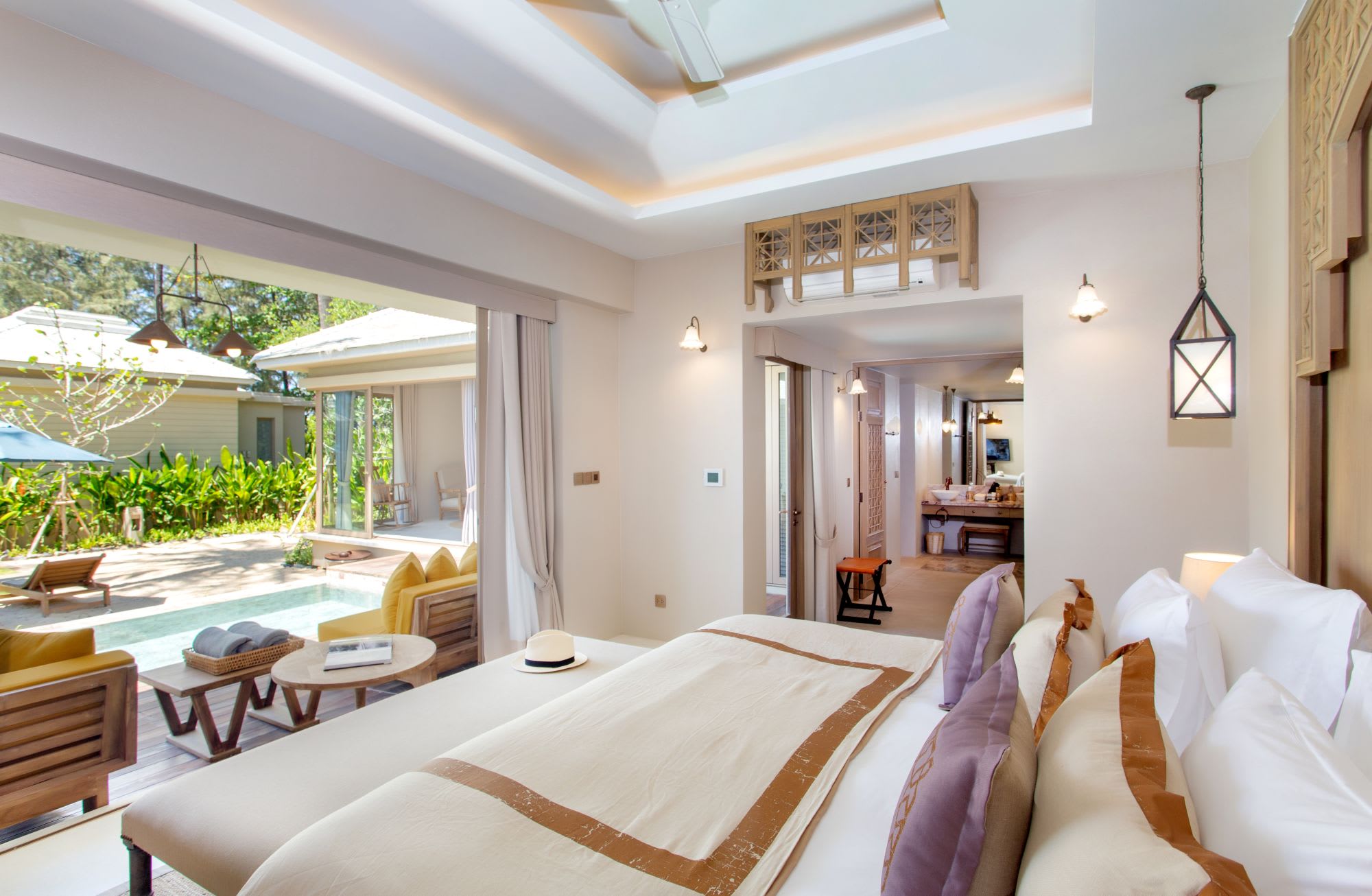 Devasom Khao Lak Beach Resort & Villas:  Beach Pool Villa