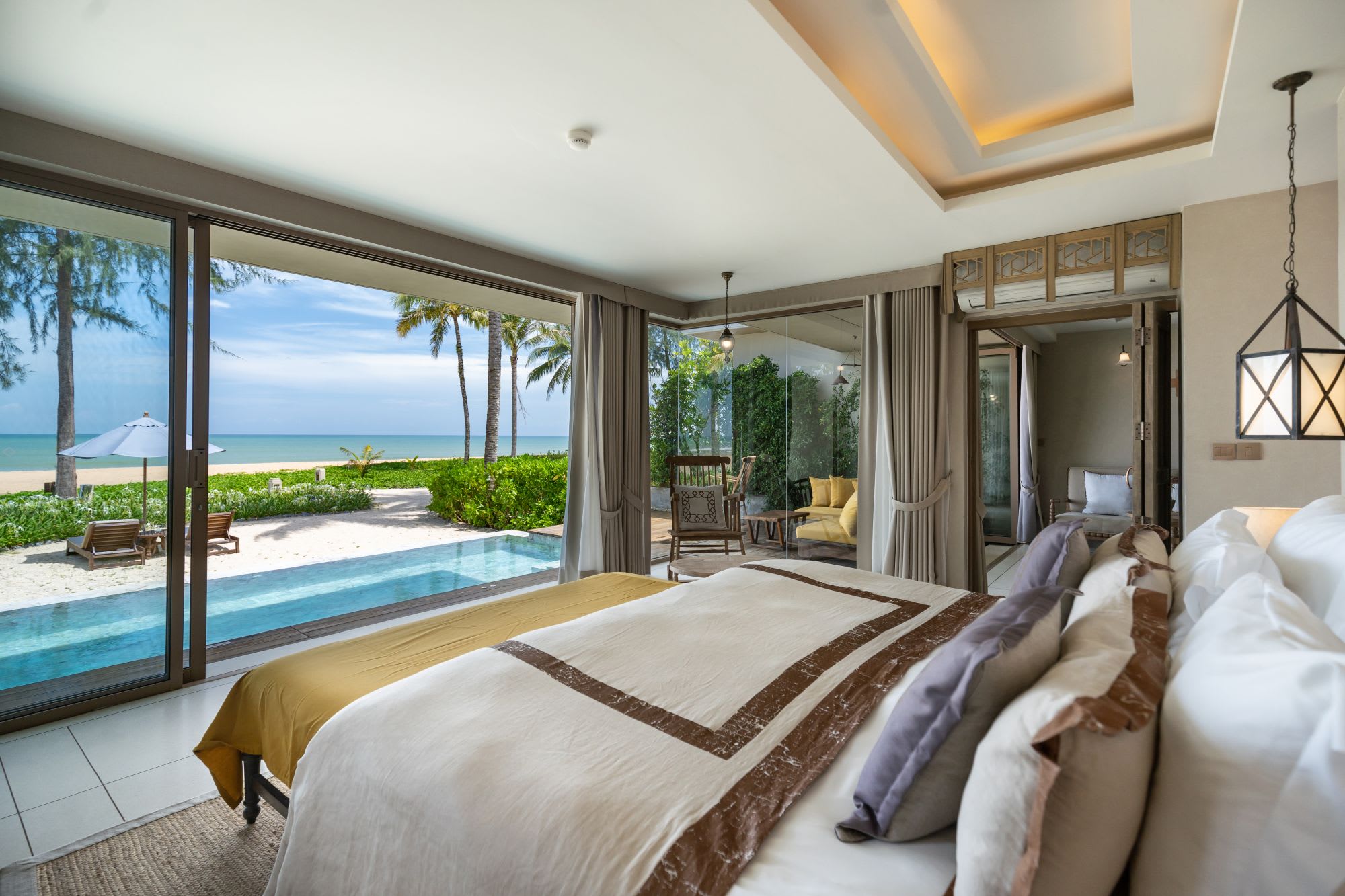 Devasom Khao Lak Beach Resort & Villas:  Beachfront Pool Villa