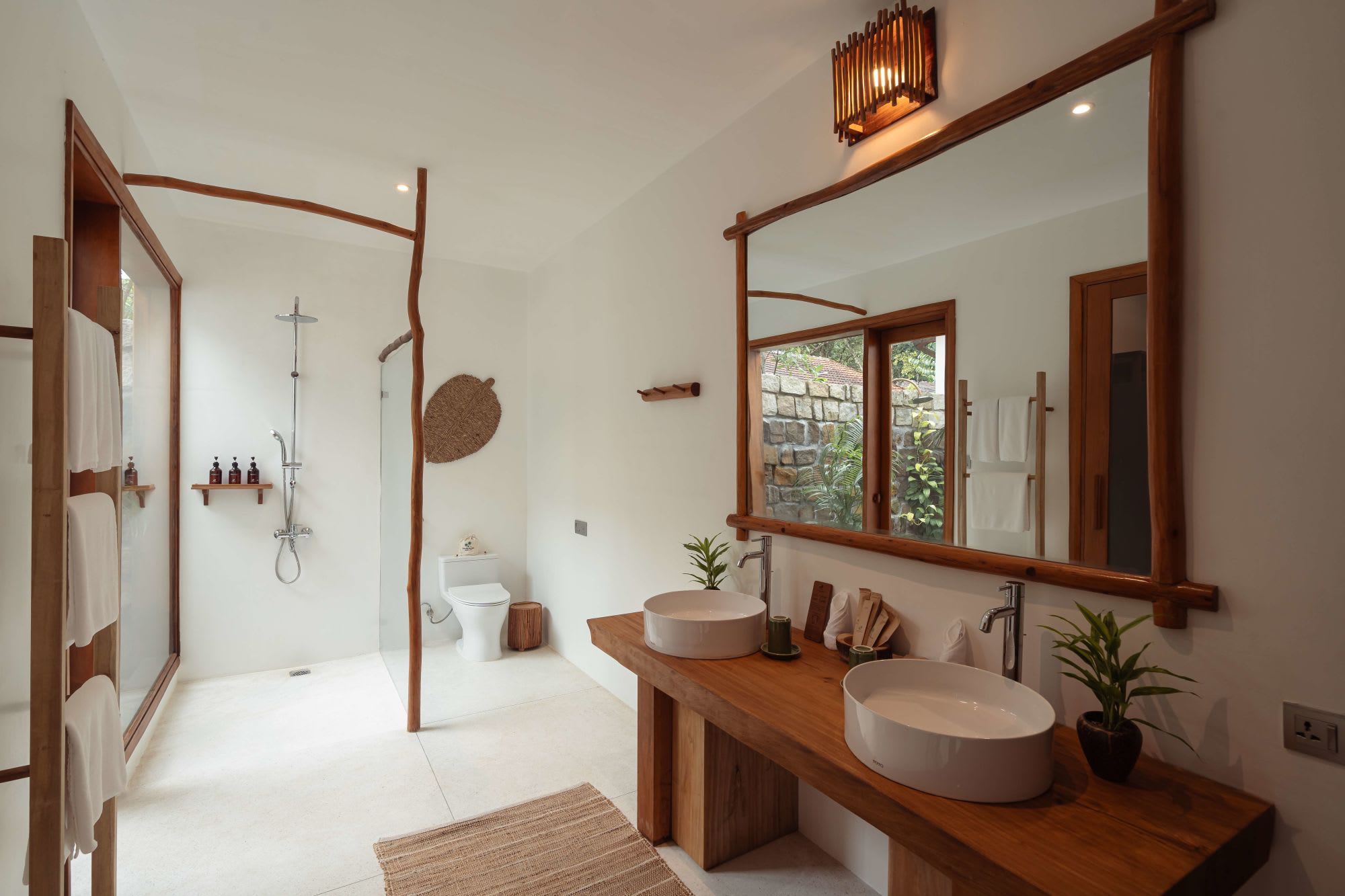 Green Bay Phu Quoc Resort & Spa:  Beachfront Pool Villa | bathroom