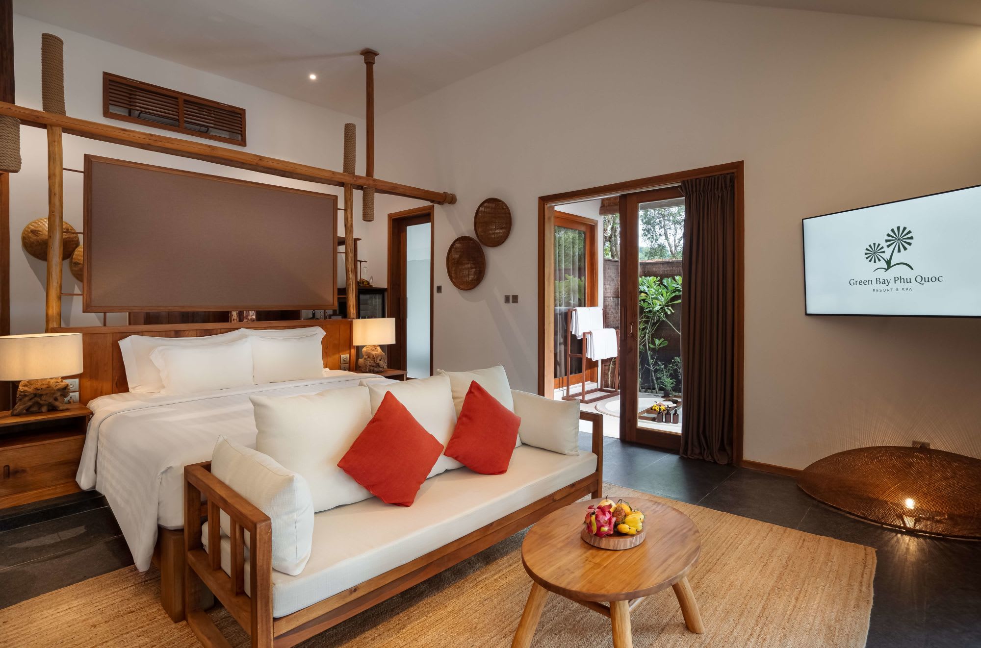 Green Bay Phu Quoc Resort & Spa:  Beachfront Pool Villa | bedroom
