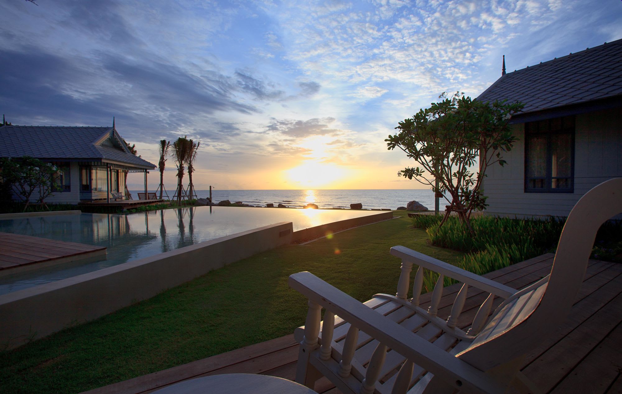 Devasom Hua Hin Resort: Sunset