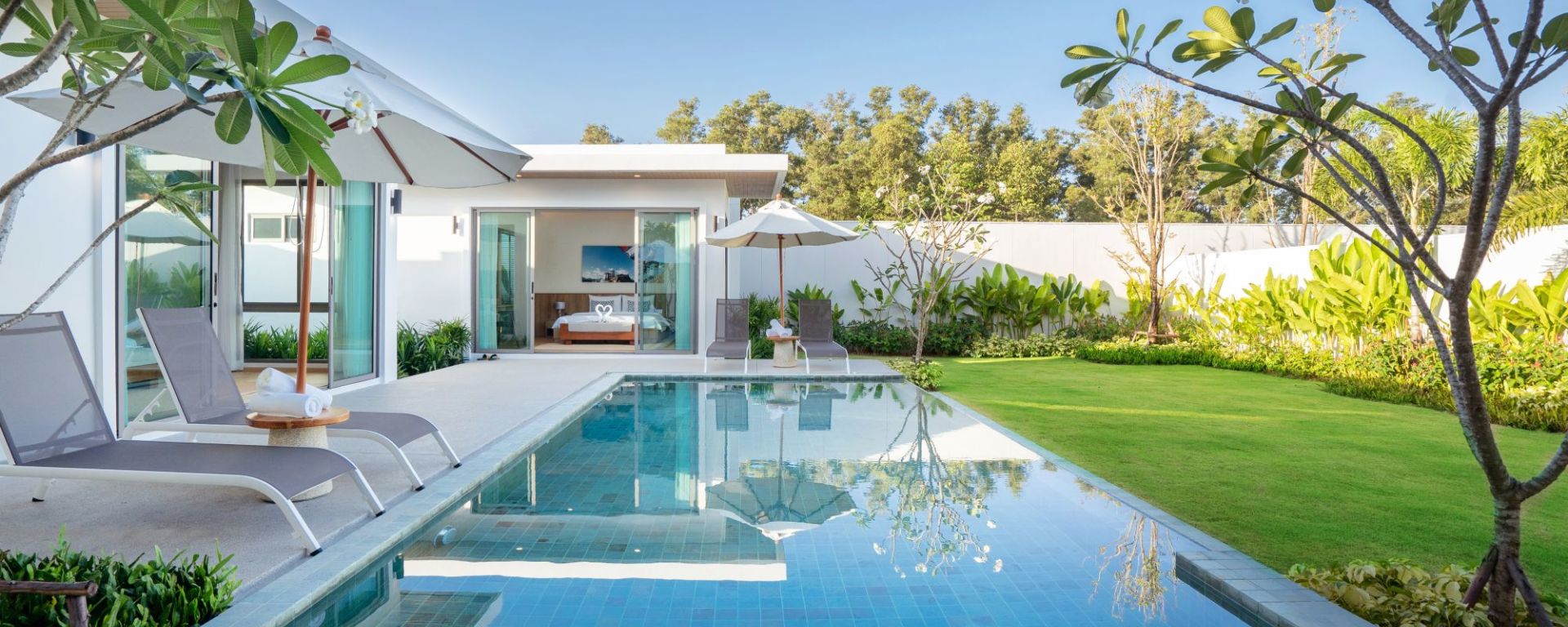 Escape Villas in Phuket: Deluxe Garden Pool Villa 2-BR