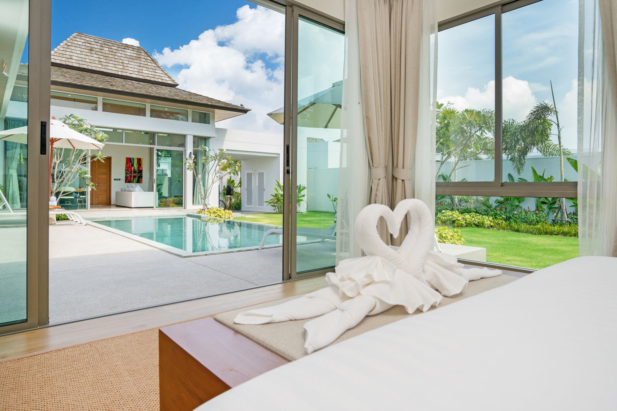 Escape Villas in Phuket: Deluxe Garden Pool Villa 2-BR
