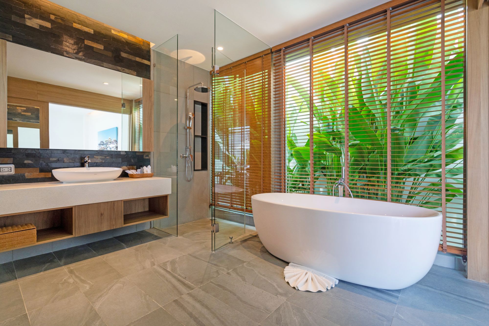Escape Villas in Phuket: Deluxe Garden Pool Villa 2-BR | bathroom