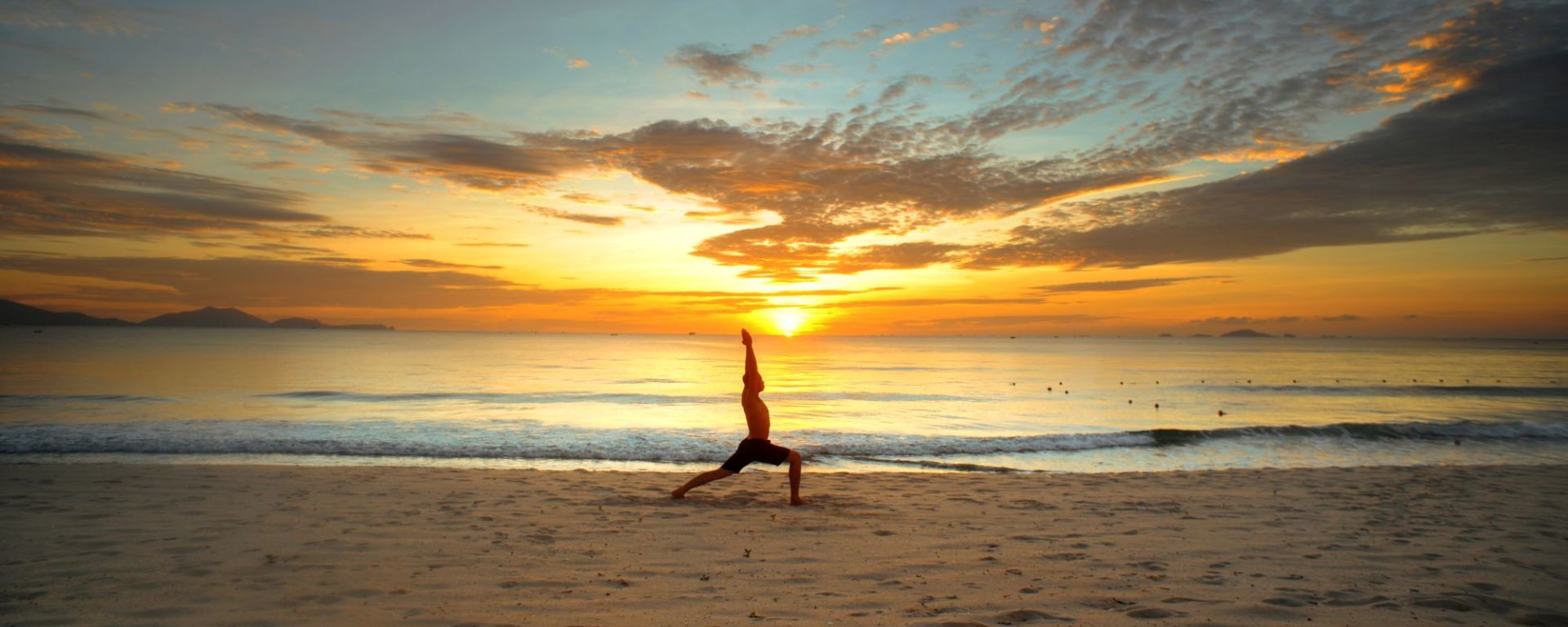 Fusion Resort Cam Ranh à Nha Trang:  yoga at the beach
