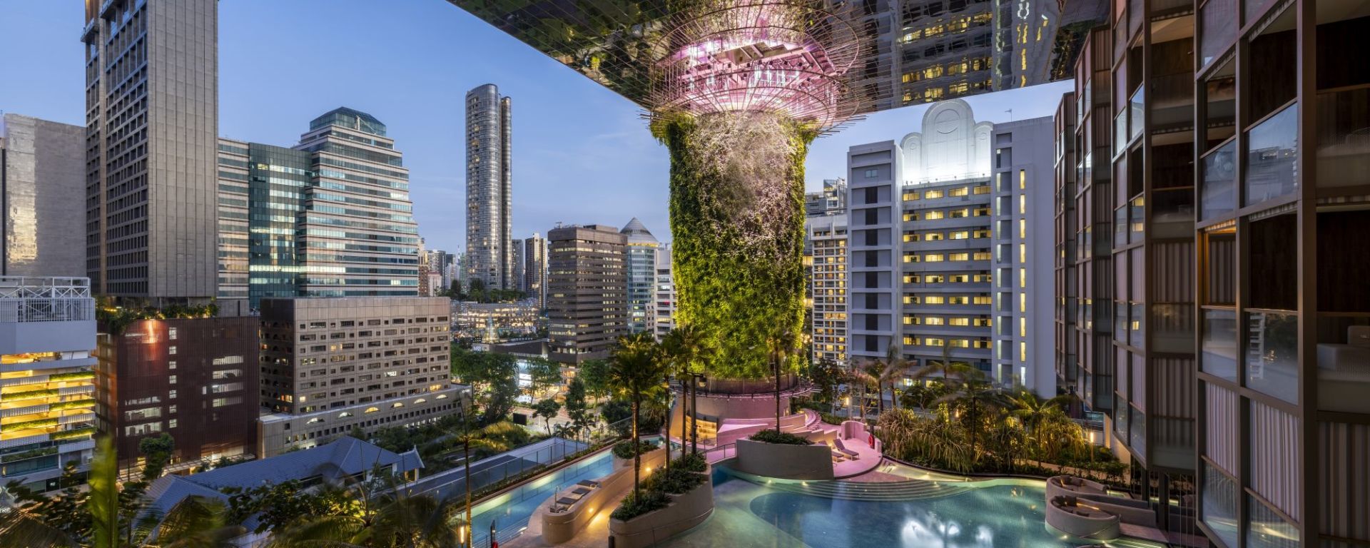 Pan Pacific Orchard in Singapur:  Beach Terrace Pool | Dusk