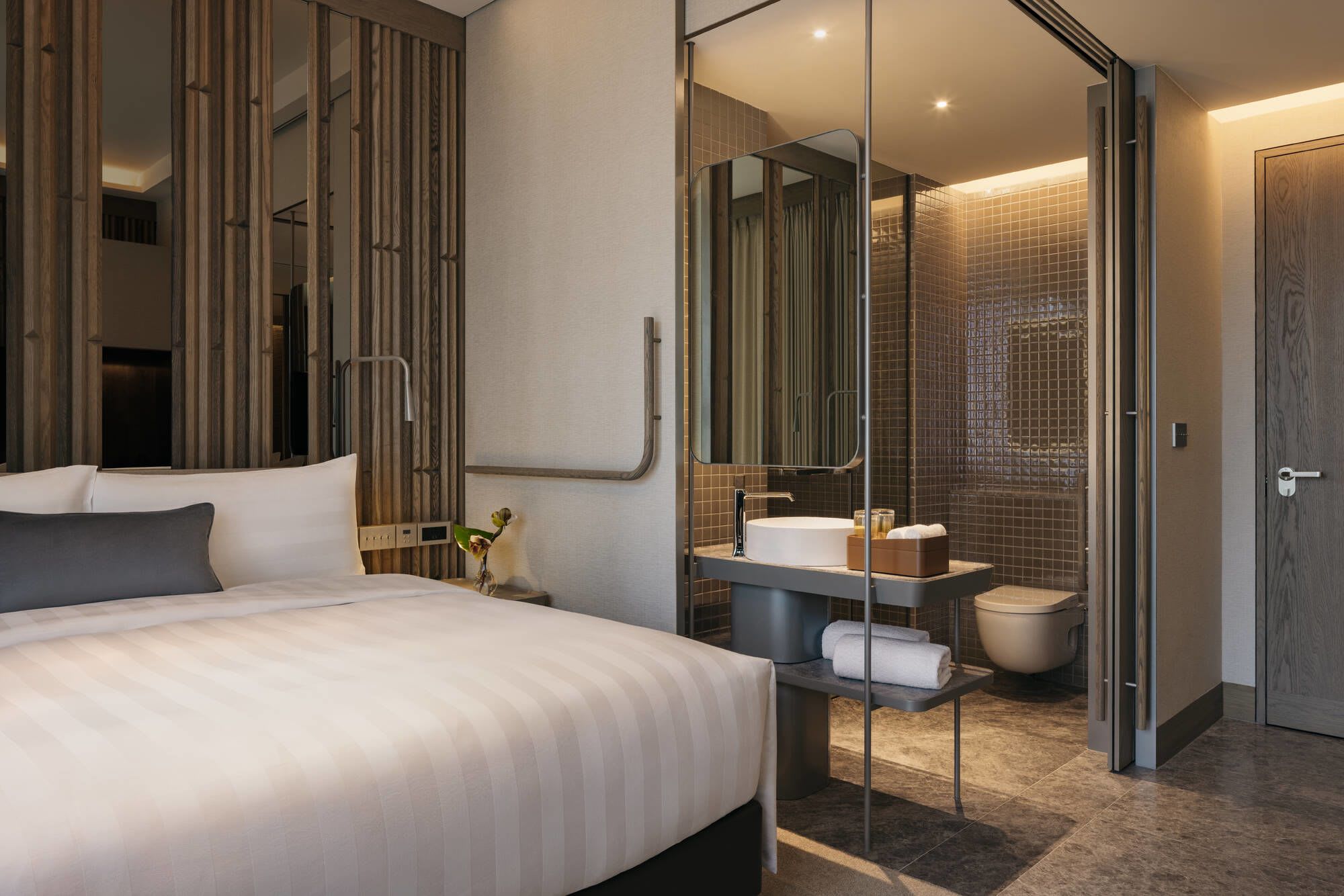 Pan Pacific Orchard in Singapur:  Deluxe | King | Bathroom