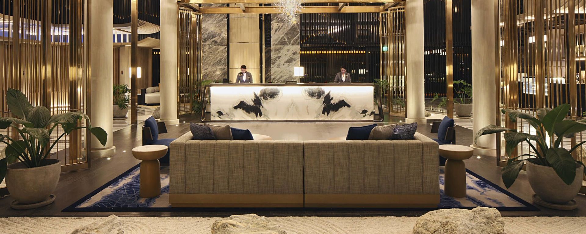 Okura Manila:  Front Desk 