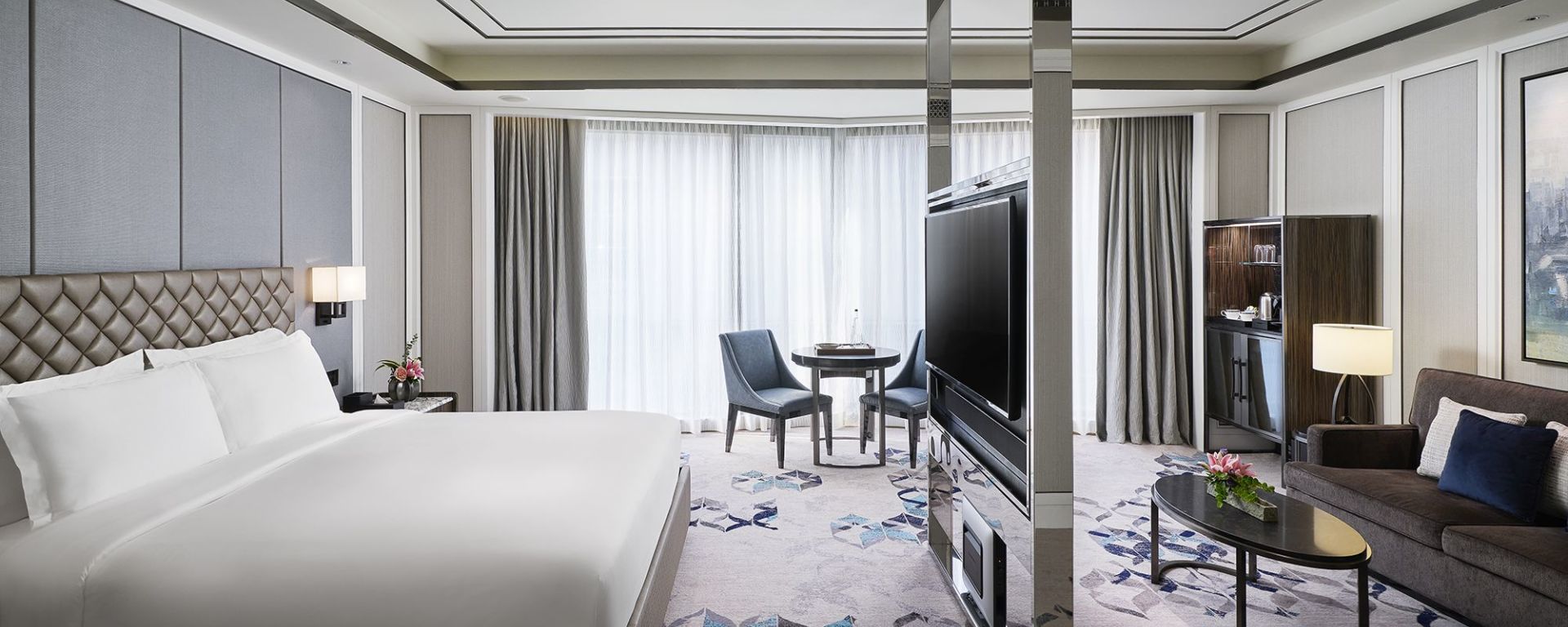 Okura Manila:  Deluxe | King
