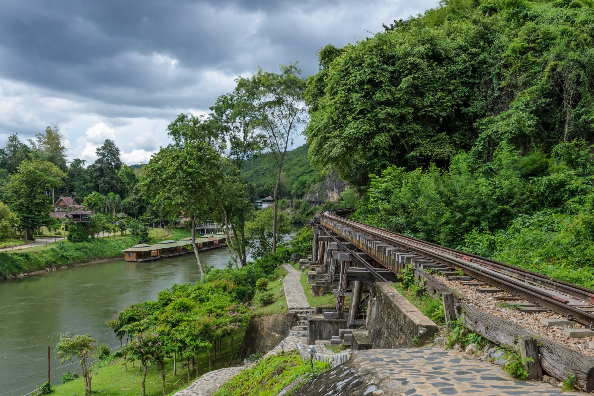 River Kwai Soft Adventure & Elefanten Erlebnis ab Bangkok: River Kwai: Death Railway in World War II