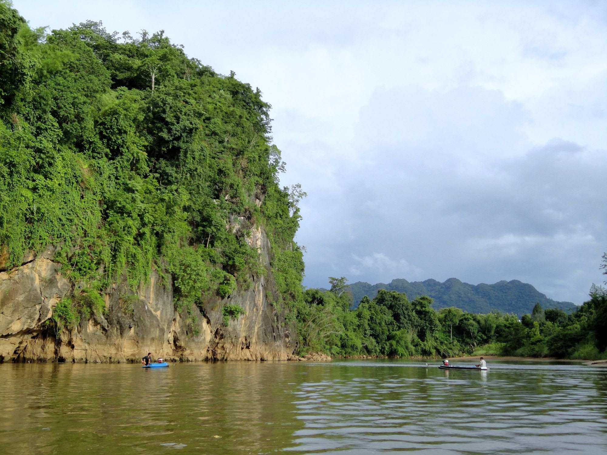 River Kwai Soft Adventure & Elefanten Erlebnis ab Bangkok: River Kwai: canoeing
