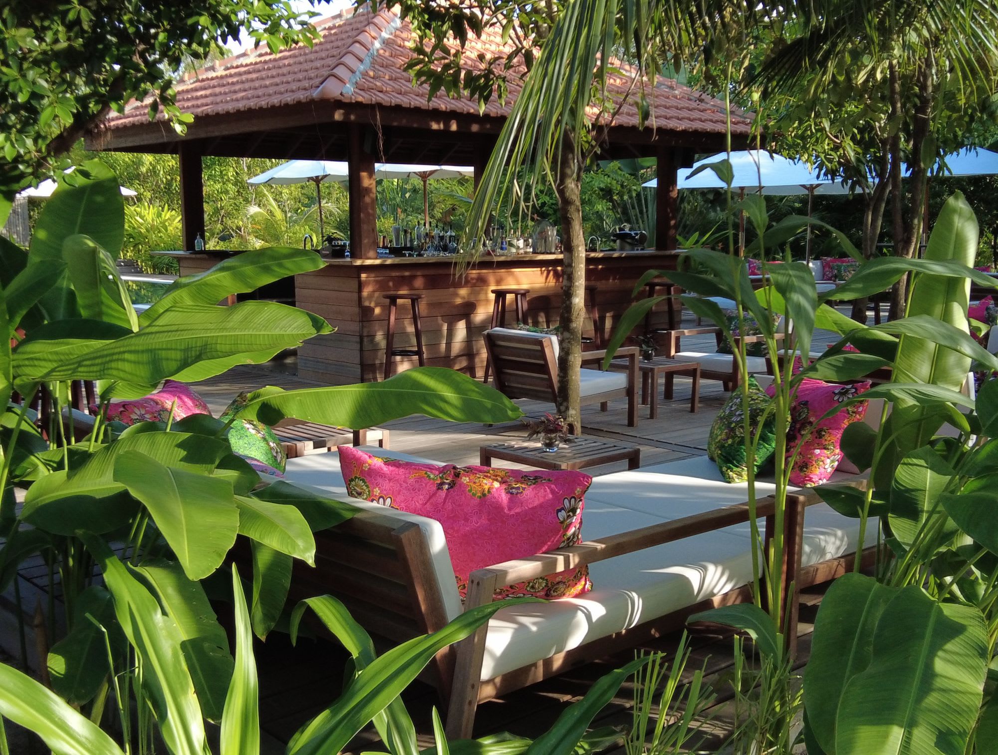 Farmhouse Resort & Spa - Smiling Gecko Sozialprojekt ab Phnom Penh: Farmhouse Resort & Spa: Pool Bar