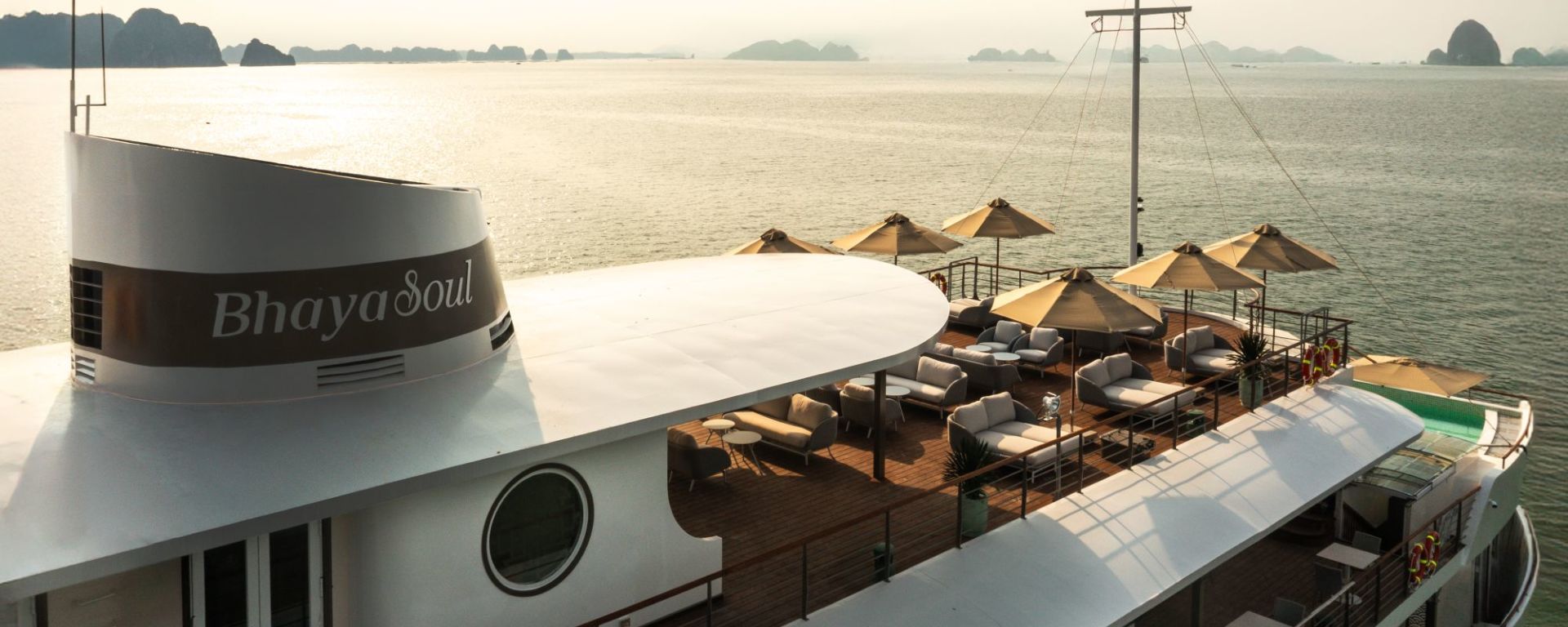 Croisière dans la baie de Lan Ha avec «Bhaya Soul» de Hanoi: Sundeck