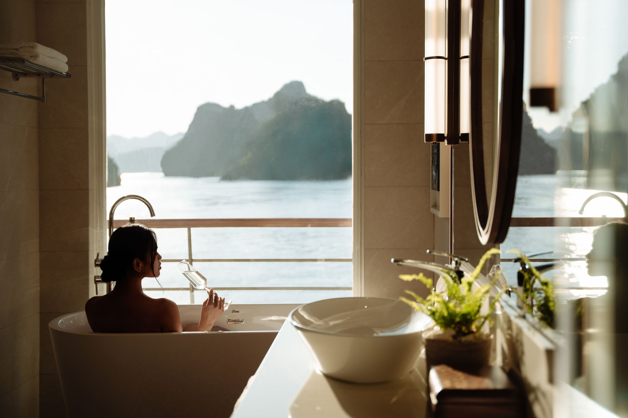 Croisière dans la baie de Lan Ha avec «Bhaya Soul» de Hanoi: Soul Legacy Suite | bathroom