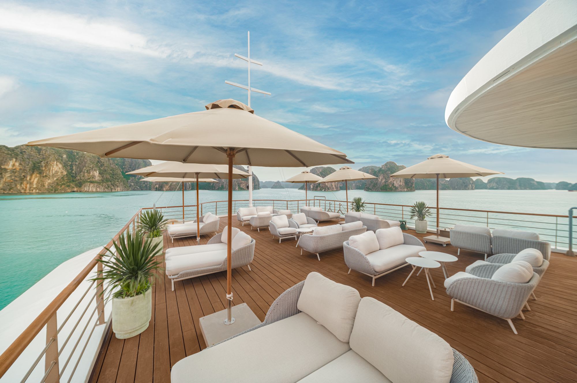 Croisière dans la baie de Lan Ha avec «Bhaya Soul» de Hanoi: Sundeck