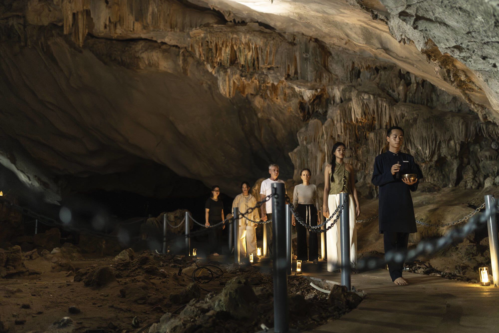 Croisière dans la baie de Lan Ha avec «Bhaya Soul» de Hanoi: Meditation in a cave