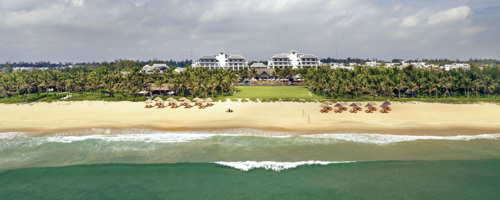 Bliss Hoi An Beach Resort & Wellness: Landscape & Beach