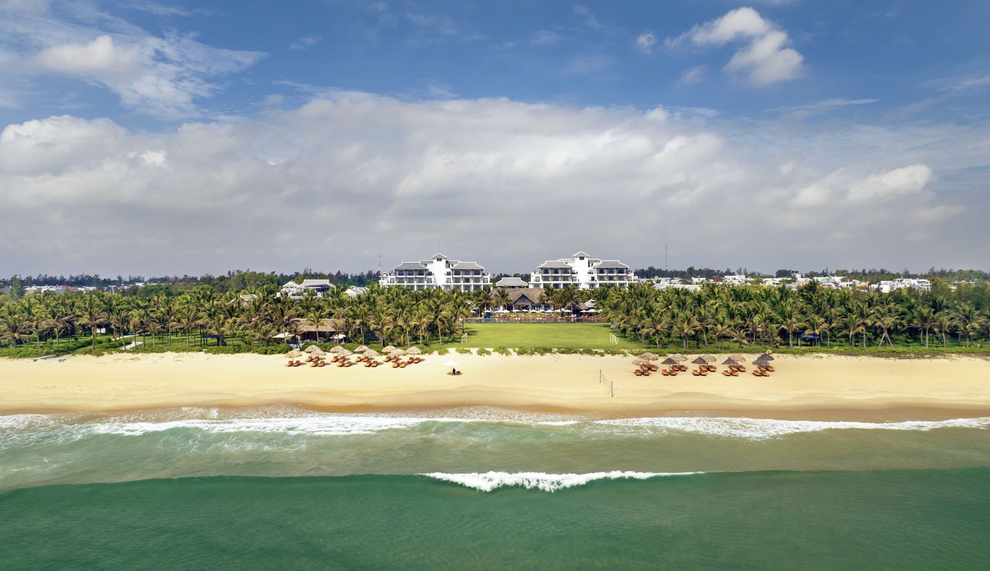 Bliss Hoi An Beach Resort & Wellness: Landscape & Beach