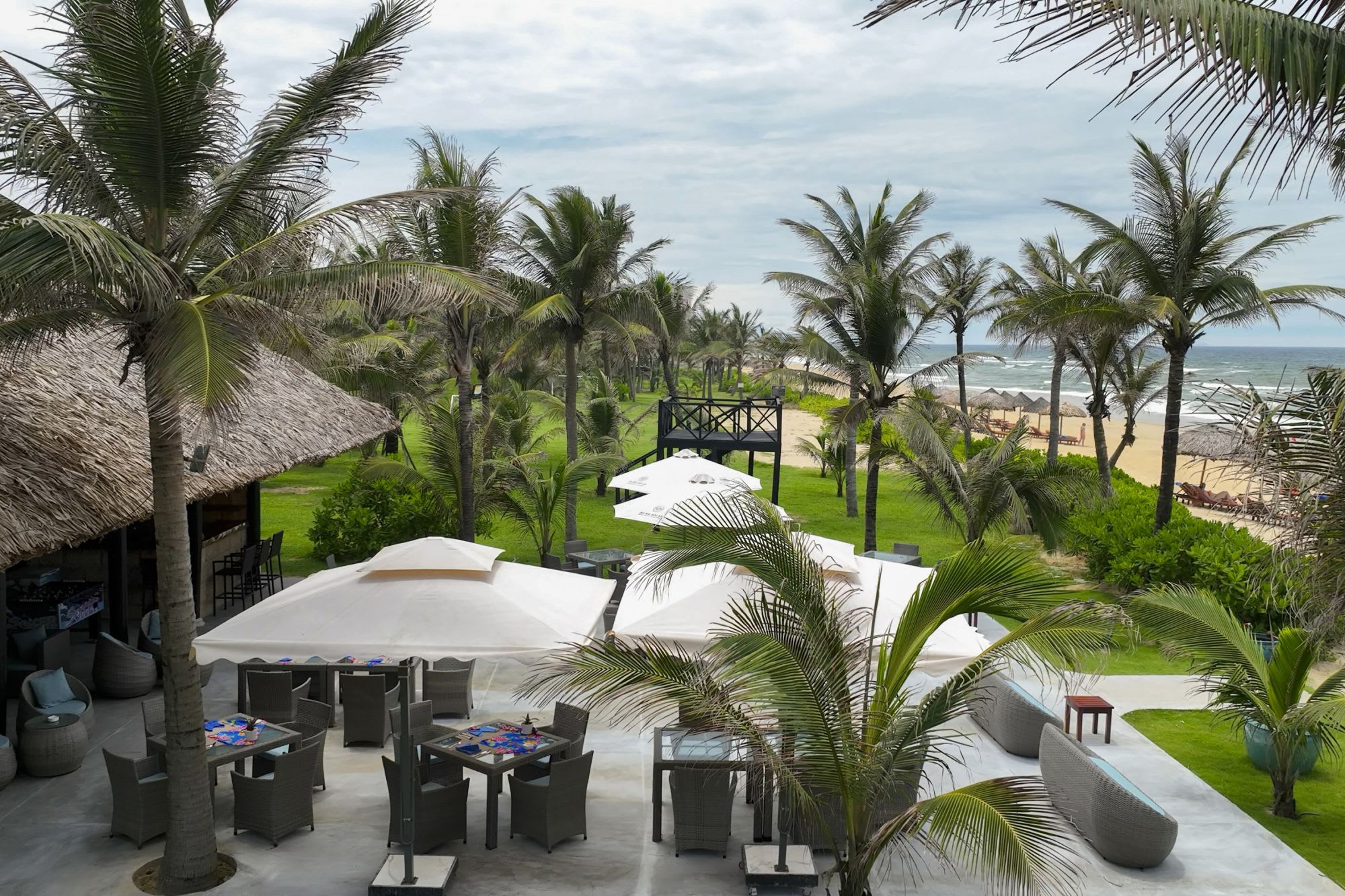 Bliss Hoi An Beach Resort & Wellness: Cham Beach Bar