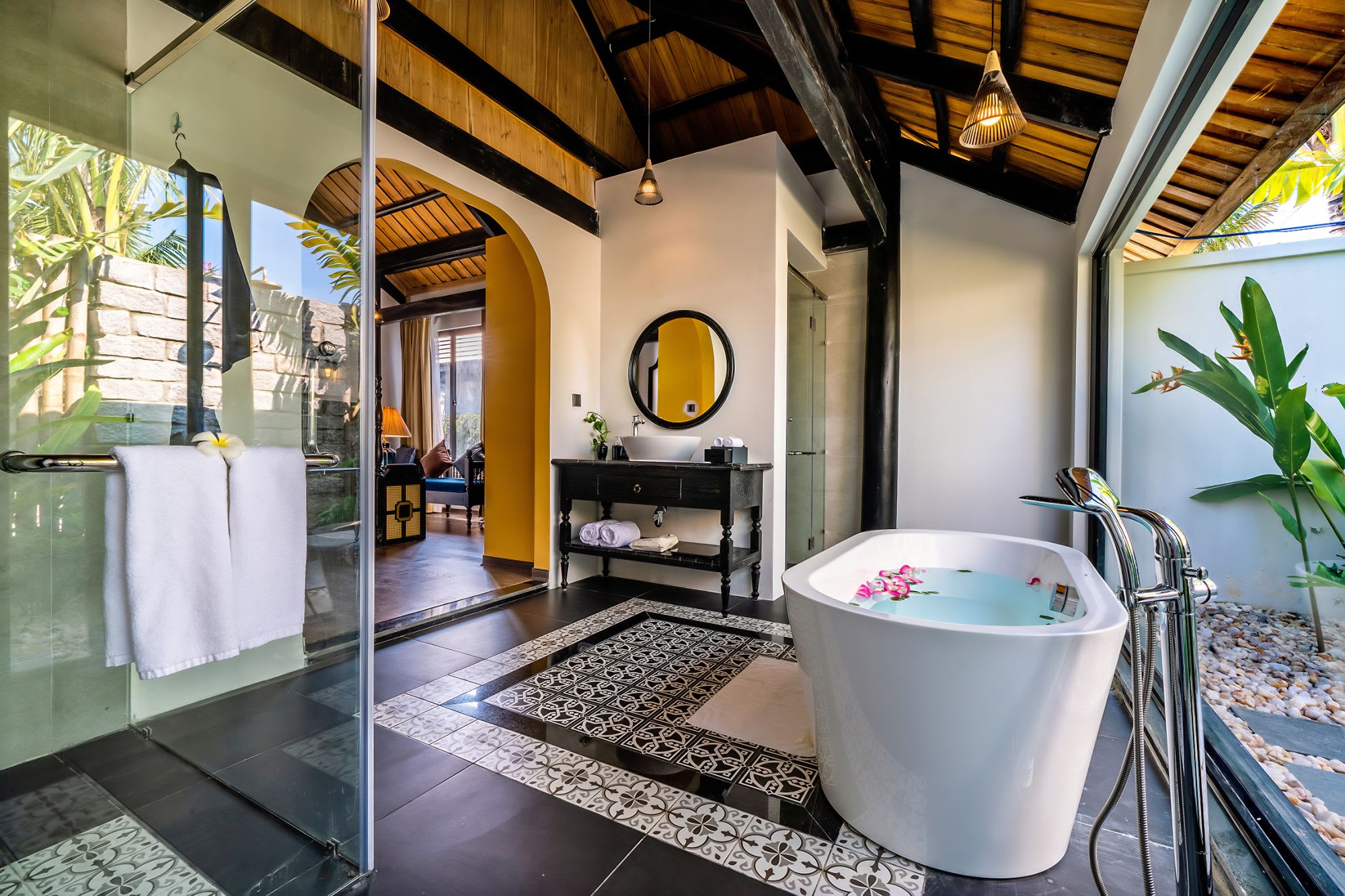 Bliss Hoi An Beach Resort & Wellness: Bungalow | Bathroom