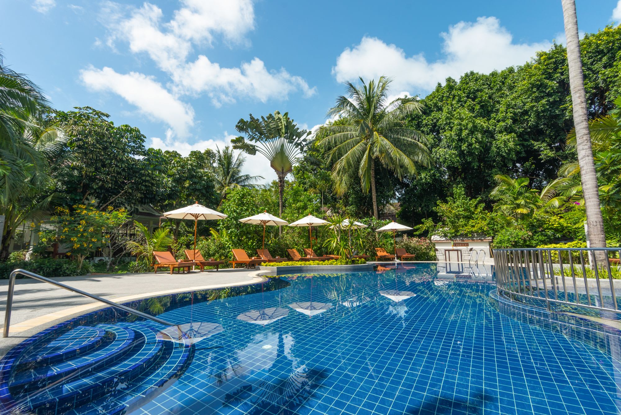Paradise Beach Resort in Ko Samui: Pool Garden
