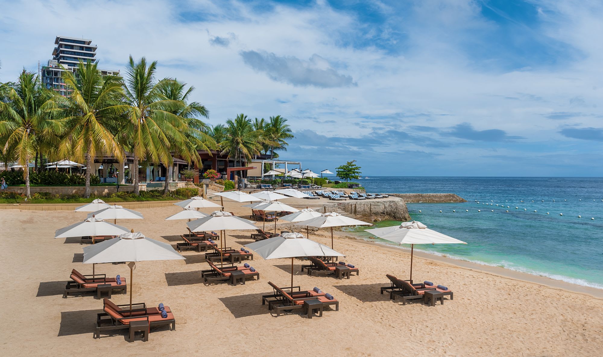 Crimson Resort & Spa Mactan in Cebu: Beach