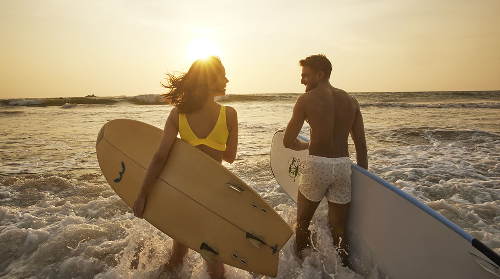 Cinnamon Bentota Beach: Surfing