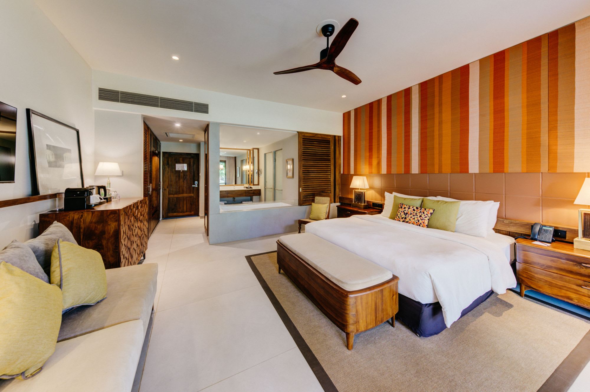 Cinnamon Bentota Beach: Premium Pool Access