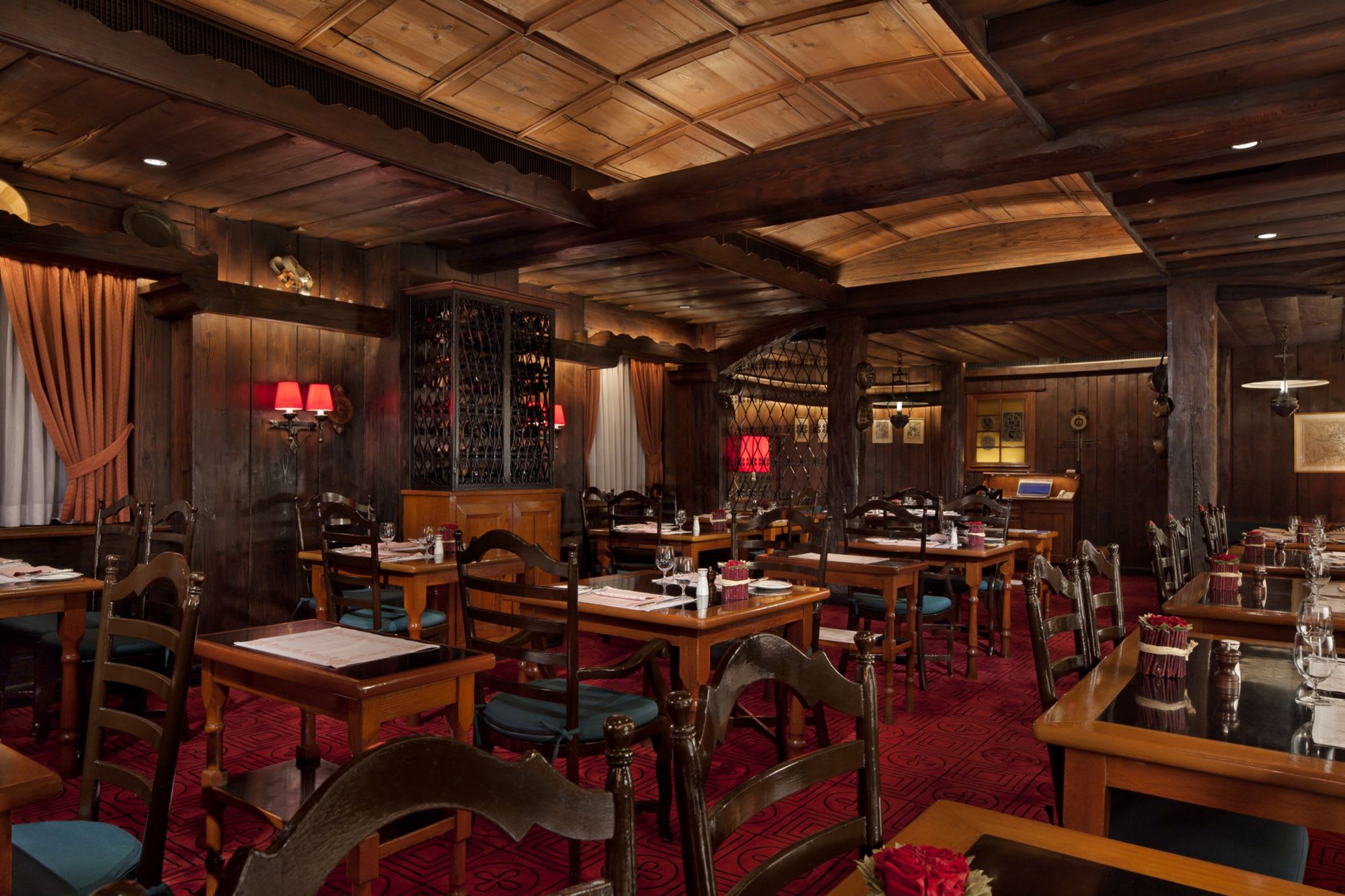 The Peninsula Hong Kong: Chesa