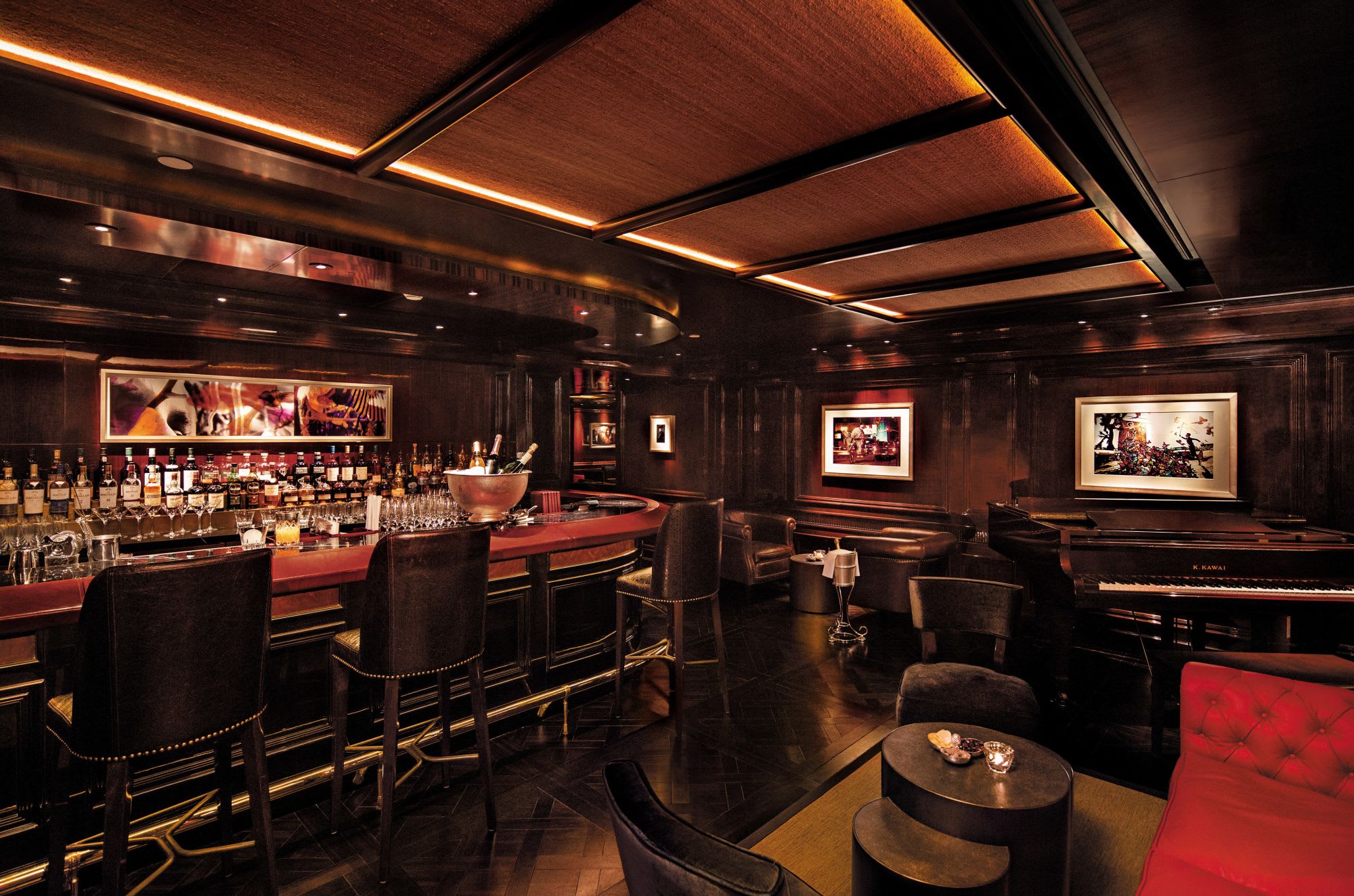 The Peninsula Hong Kong: The Bar