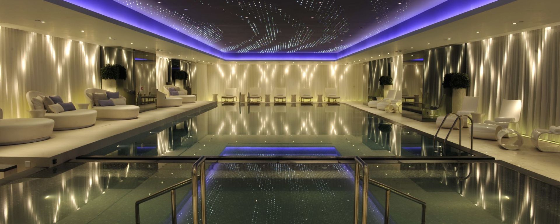 The Mira Hong Kong: Indoor pool