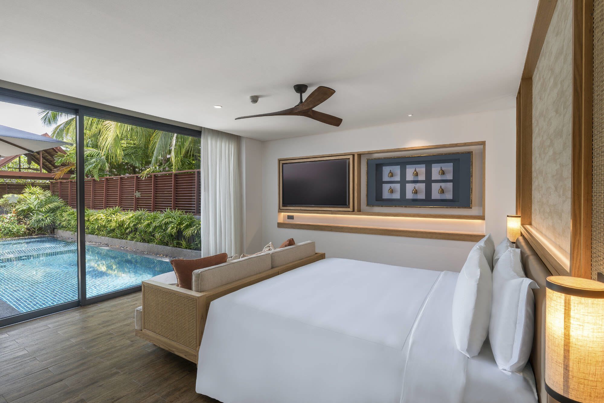 Anantara Mai Khao Phuket Villas: Pool Pavilion