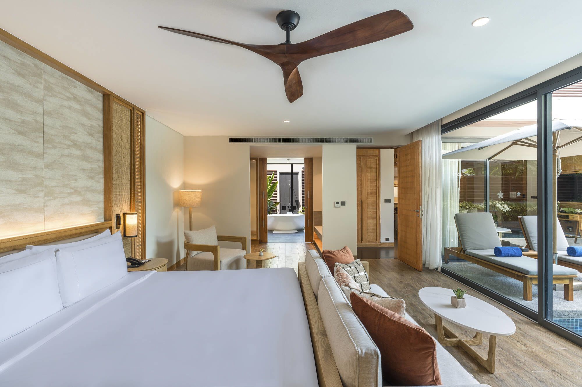 Anantara Mai Khao Phuket Villas: Pool Pavilion