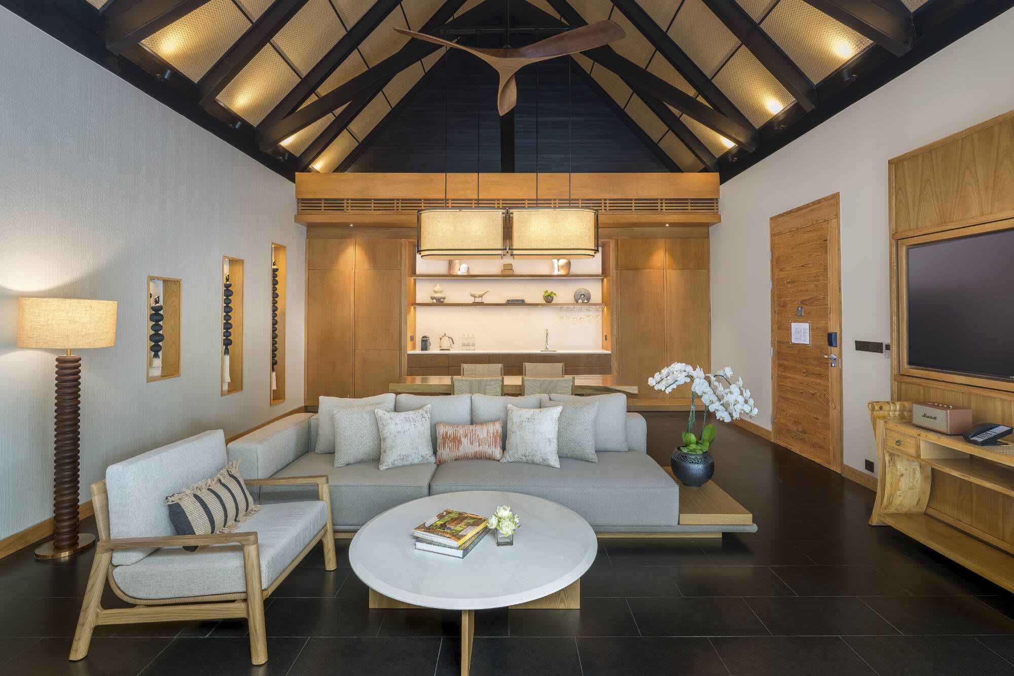 Anantara Mai Khao Phuket Villas: Pool Pavilion | Living Room