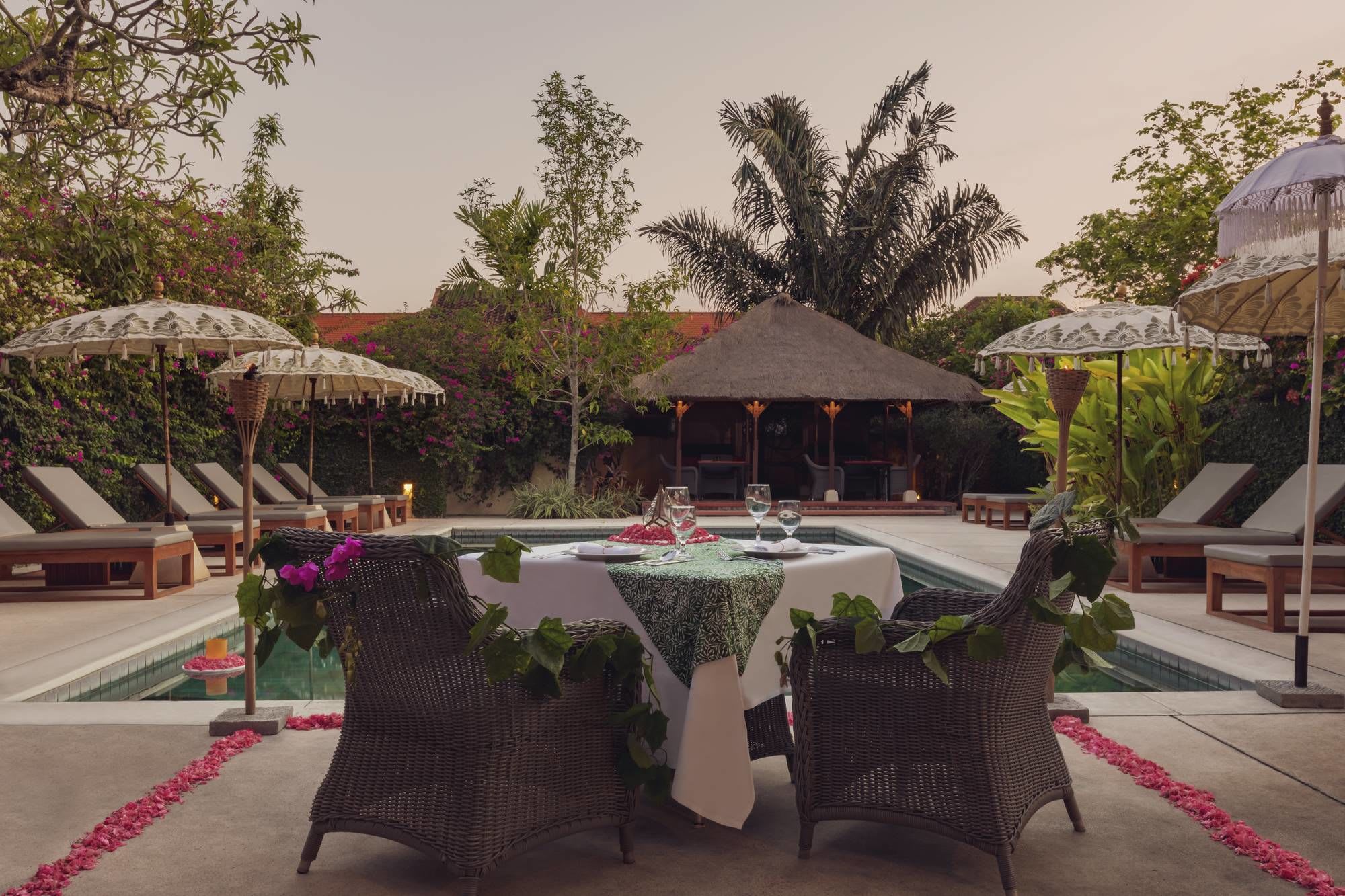 The Pavilions Bali in Südbali: Poolside Café