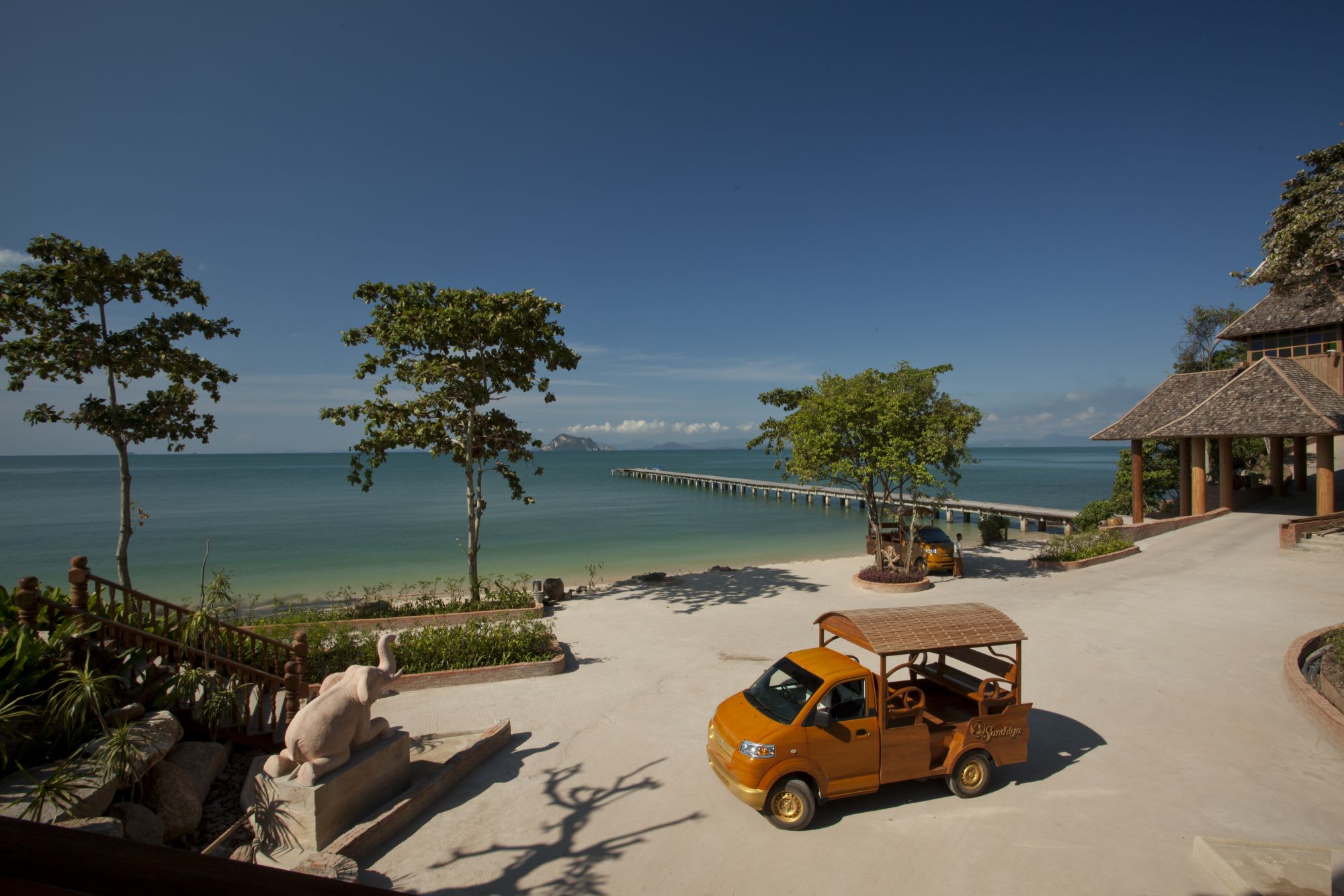 Santhiya Koh Yao Yai Resort & Spa in Ko Yao: PIER AND WODDEN CAR